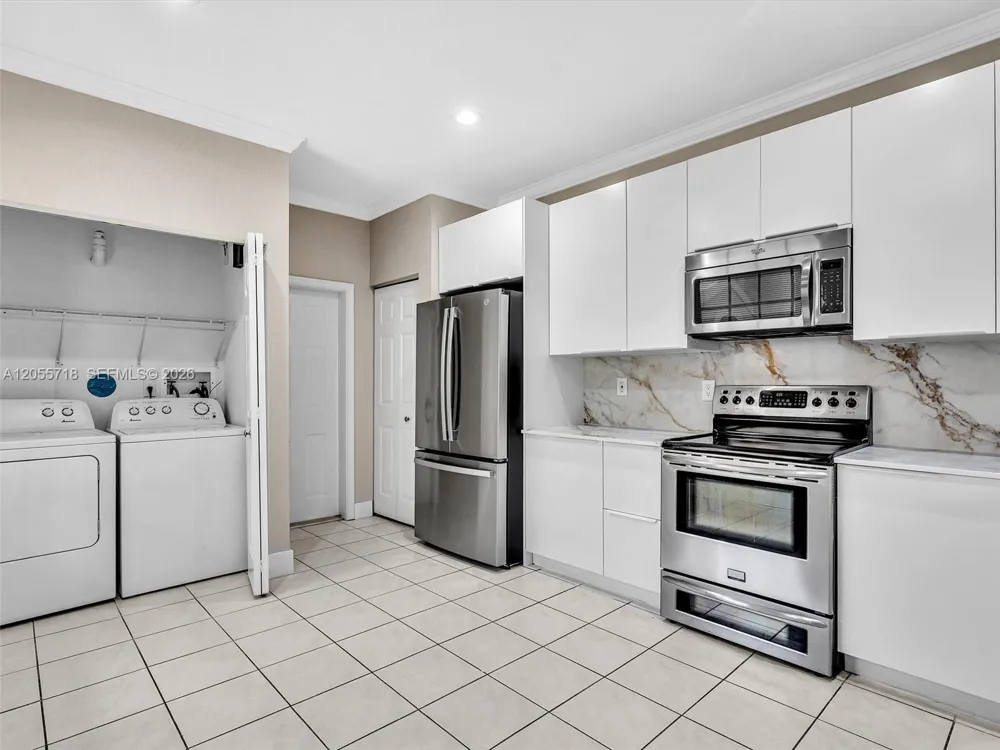 4283 Vineyard Cir #4283 Weston, FL 33332