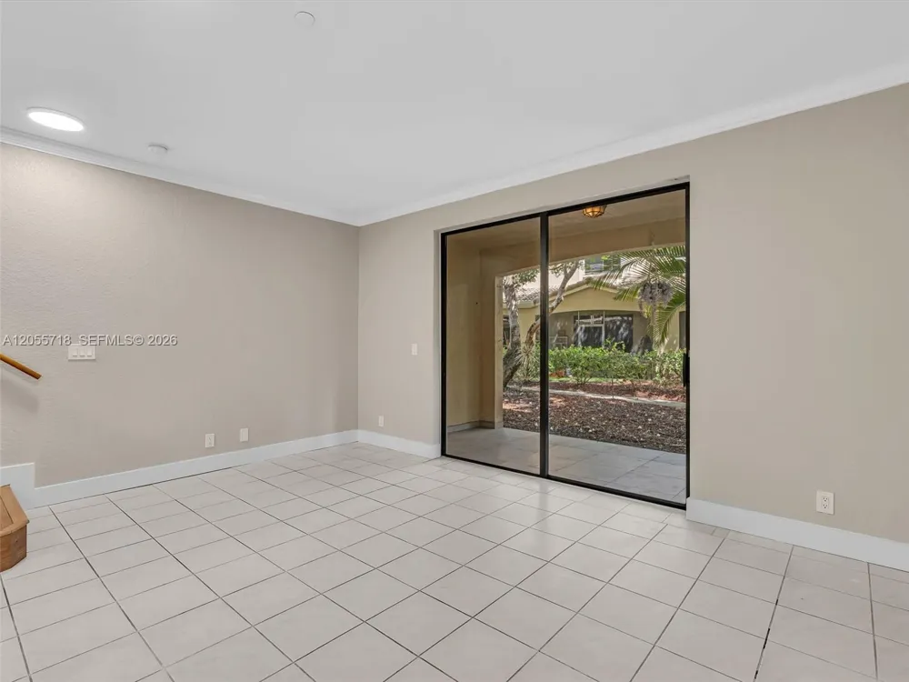 4283 Vineyard Cir #4283 Weston, FL 33332