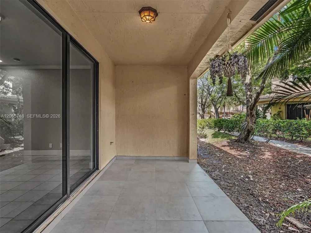 4283 Vineyard Cir #4283 Weston, FL 33332