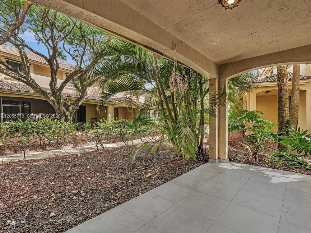 4283 Vineyard Cir #4283 Weston, FL 33332