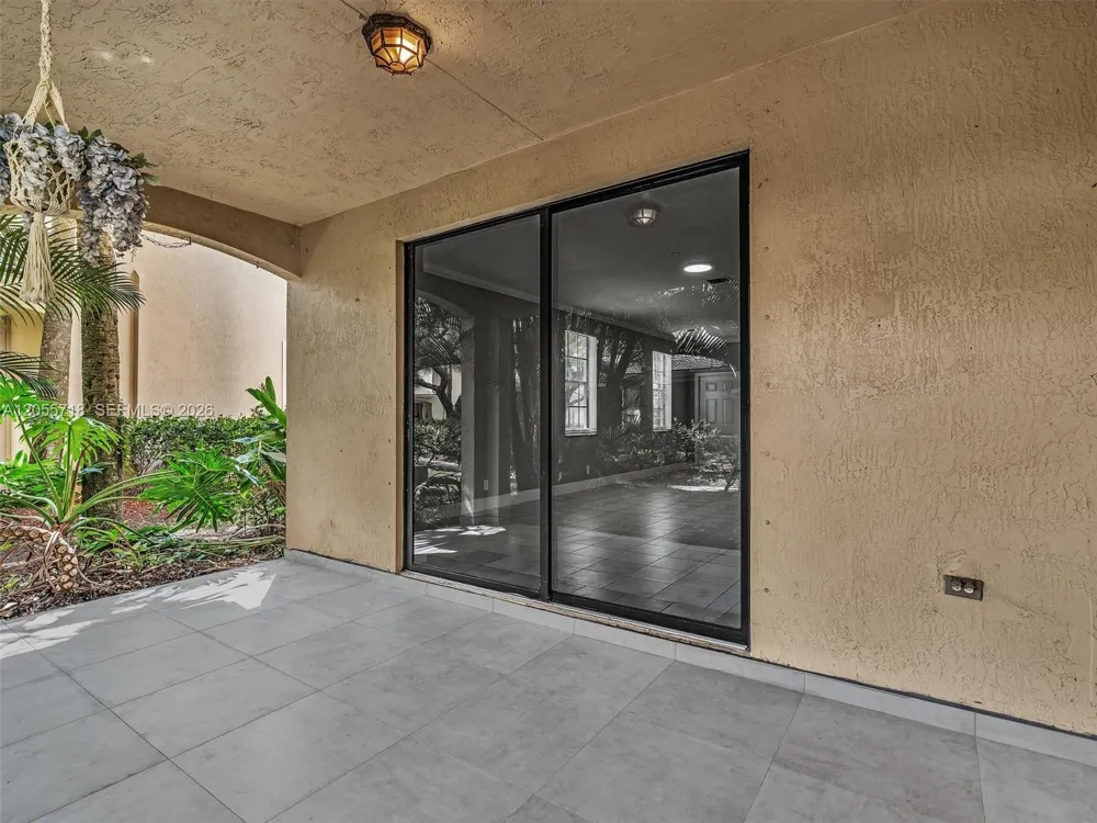 4283 Vineyard Cir #4283 Weston, FL 33332