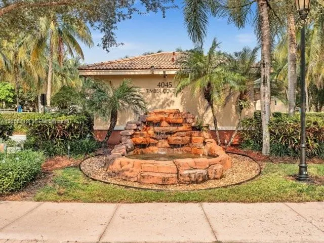 4283 Vineyard Cir #4283 Weston, FL 33332