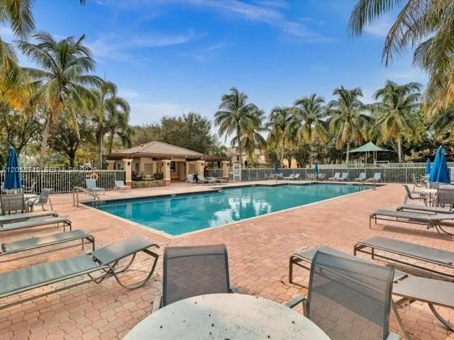 4283 Vineyard Cir #4283 Weston, FL 33332
