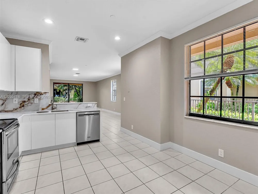 4283 Vineyard Cir #4283 Weston, FL 33332