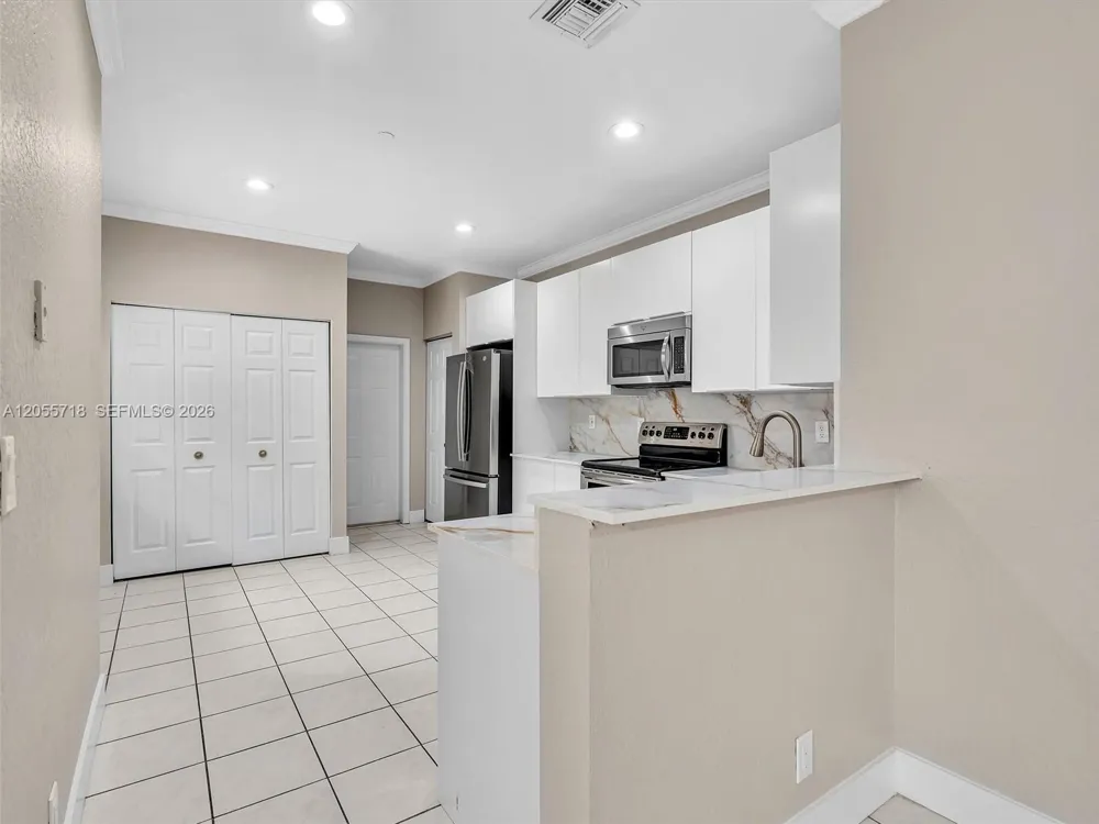 4283 Vineyard Cir #4283 Weston, FL 33332