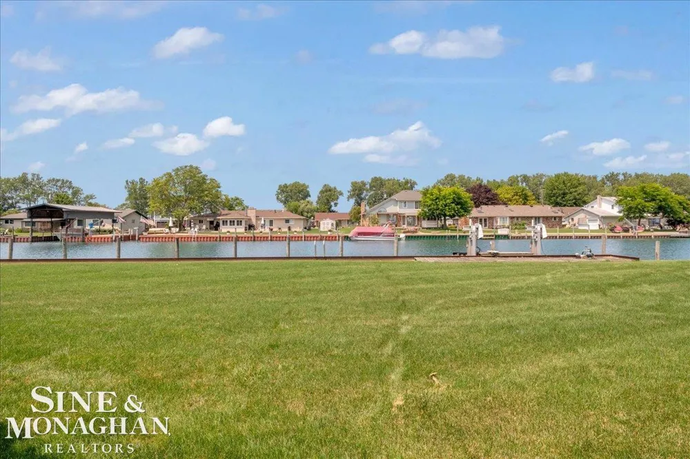 7252 Cardinal Road Clay Township, MI 48001