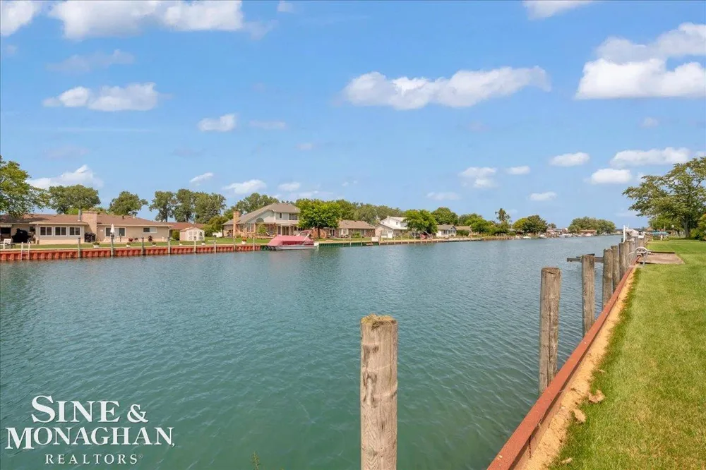 7252 Cardinal Road Clay Township, MI 48001
