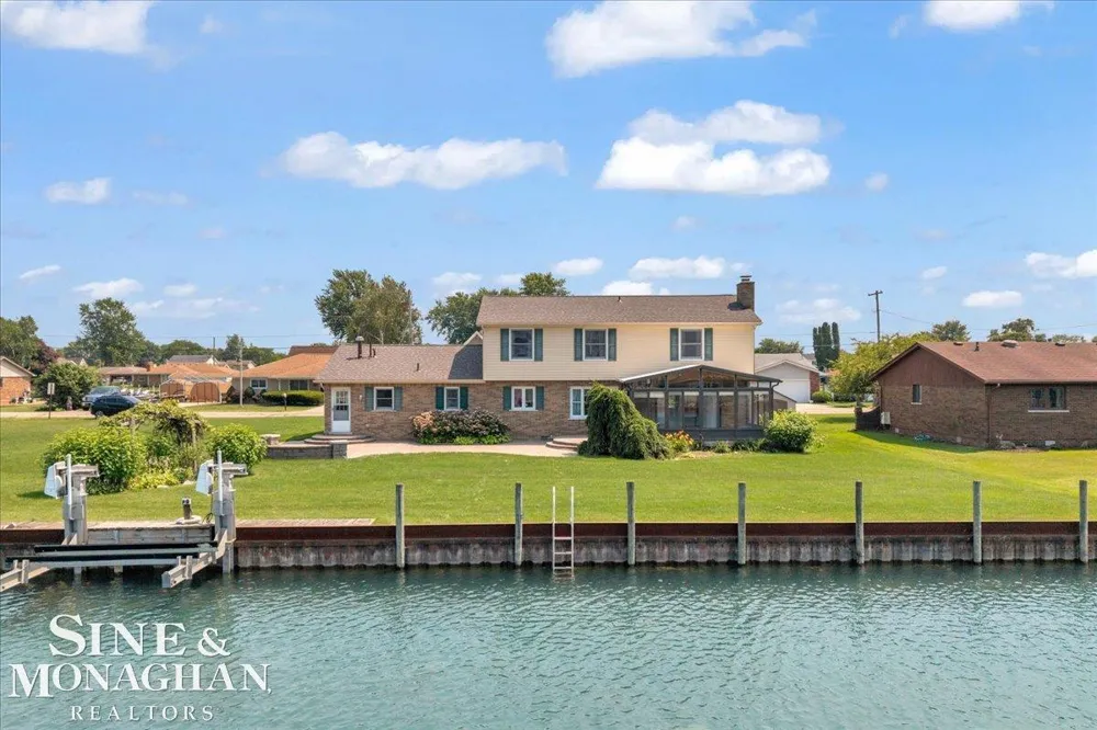 7252 Cardinal Road Clay Township, MI 48001