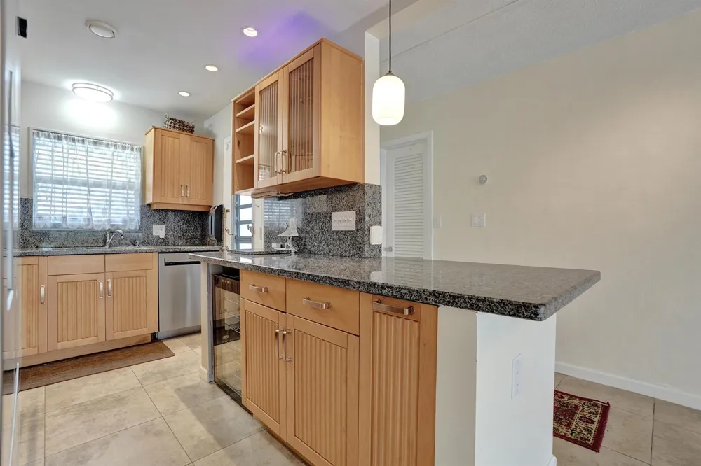 2400 NE 36th Street #10 Lighthouse Point, FL 33064