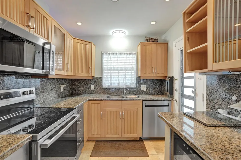 2400 NE 36th Street #10 Lighthouse Point, FL 33064