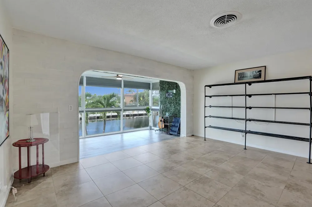 2400 NE 36th Street #10 Lighthouse Point, FL 33064