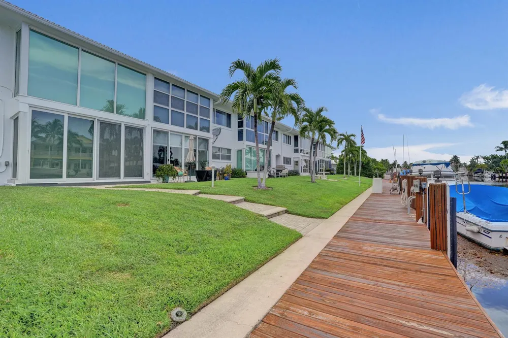2400 NE 36th Street #10 Lighthouse Point, FL 33064