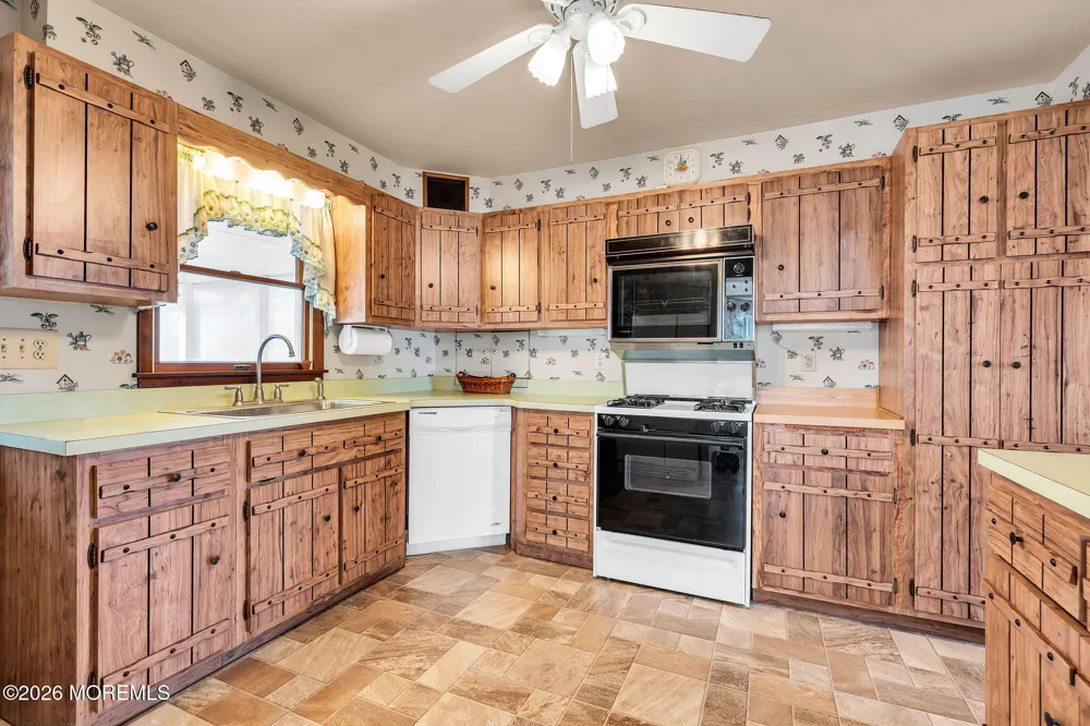 501 Cable Avenue Beachwood, NJ 08722