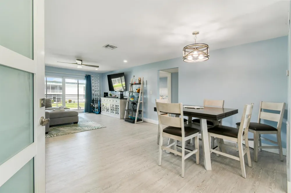 117 Lehane Terrace #211 North Palm Beach, FL 33408