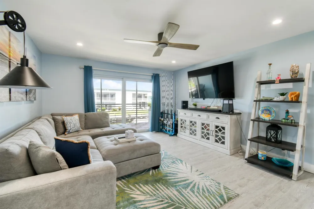 117 Lehane Terrace #211 North Palm Beach, FL 33408