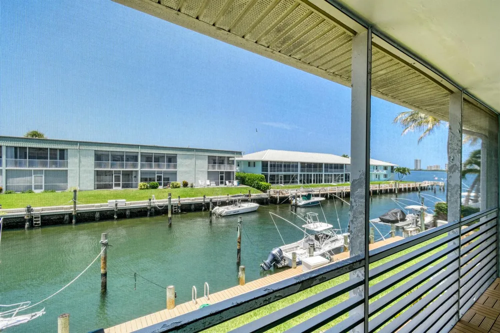 117 Lehane Terrace #211 North Palm Beach, FL 33408