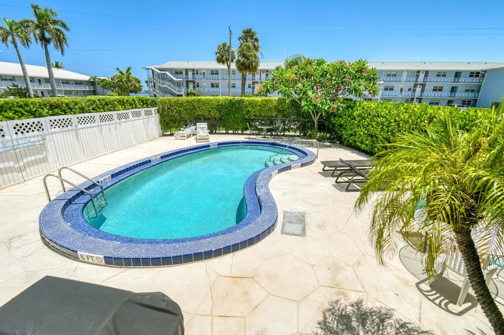 117 Lehane Terrace #211 North Palm Beach, FL 33408