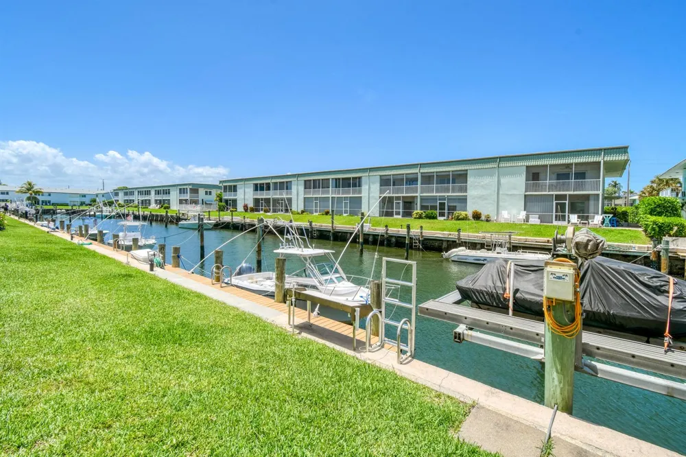 117 Lehane Terrace #211 North Palm Beach, FL 33408