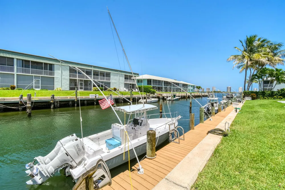 117 Lehane Terrace #211 North Palm Beach, FL 33408