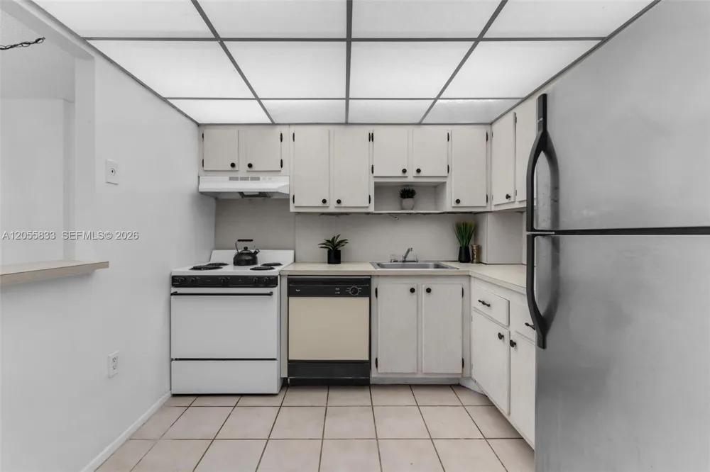 16851 NE 23rd Ave #A516 North Miami Beach, FL 33160