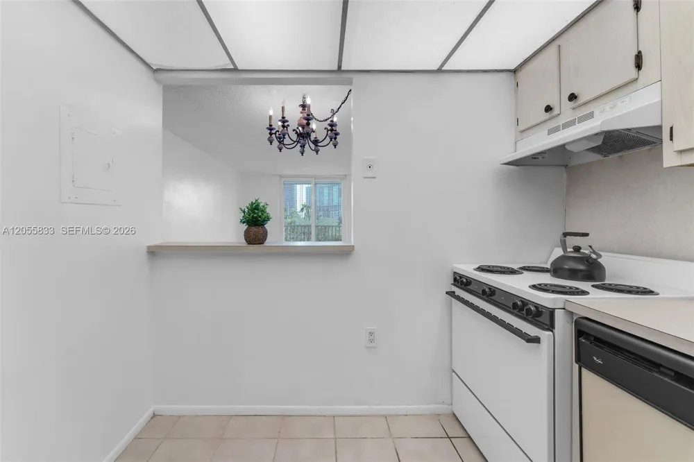 16851 NE 23rd Ave #A516 North Miami Beach, FL 33160