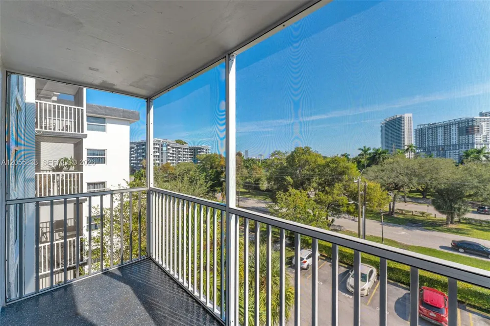 16851 NE 23rd Ave #A516 North Miami Beach, FL 33160