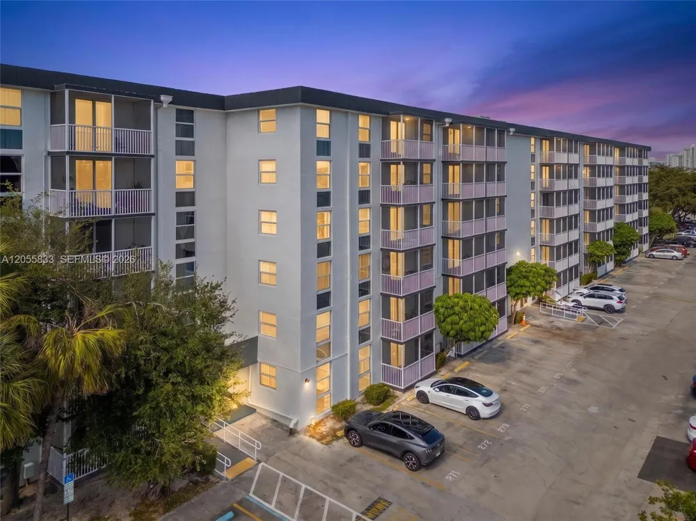 16851 NE 23rd Ave #A516 North Miami Beach, FL 33160