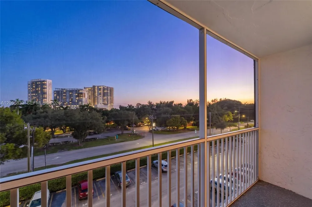 16851 NE 23rd Ave #A516 North Miami Beach, FL 33160