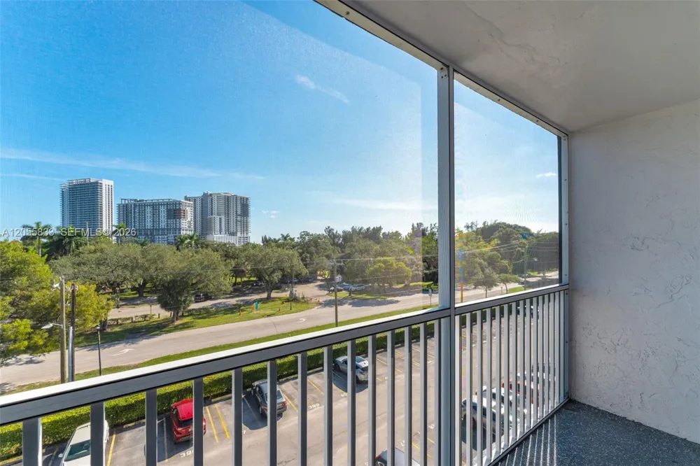 16851 NE 23rd Ave #A516 North Miami Beach, FL 33160