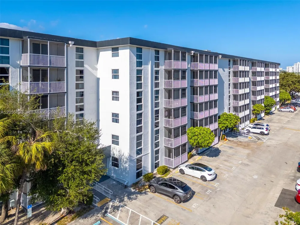 16851 NE 23rd Ave #A516 North Miami Beach, FL 33160