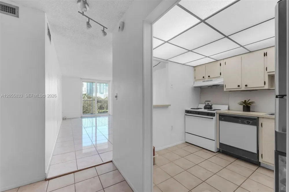 16851 NE 23rd Ave #A516 North Miami Beach, FL 33160
