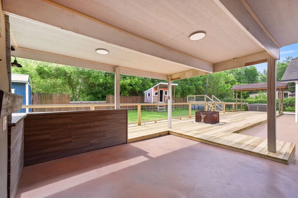 4425 Burditt Street Santa Fe, TX 77510