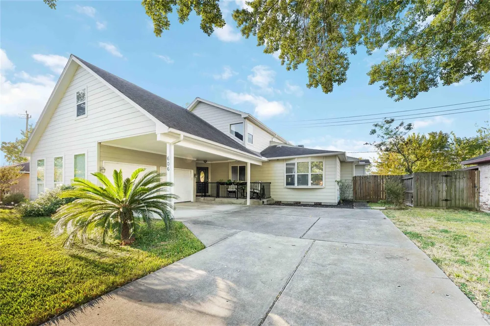 606 Packer Court Webster, TX 77598