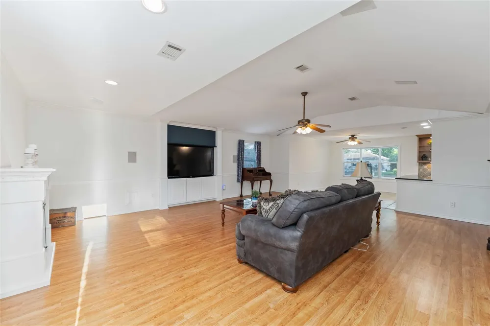 606 Packer Court Webster, TX 77598