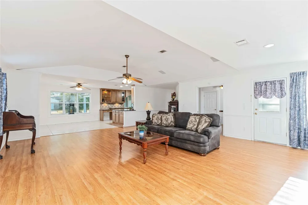 606 Packer Court Webster, TX 77598