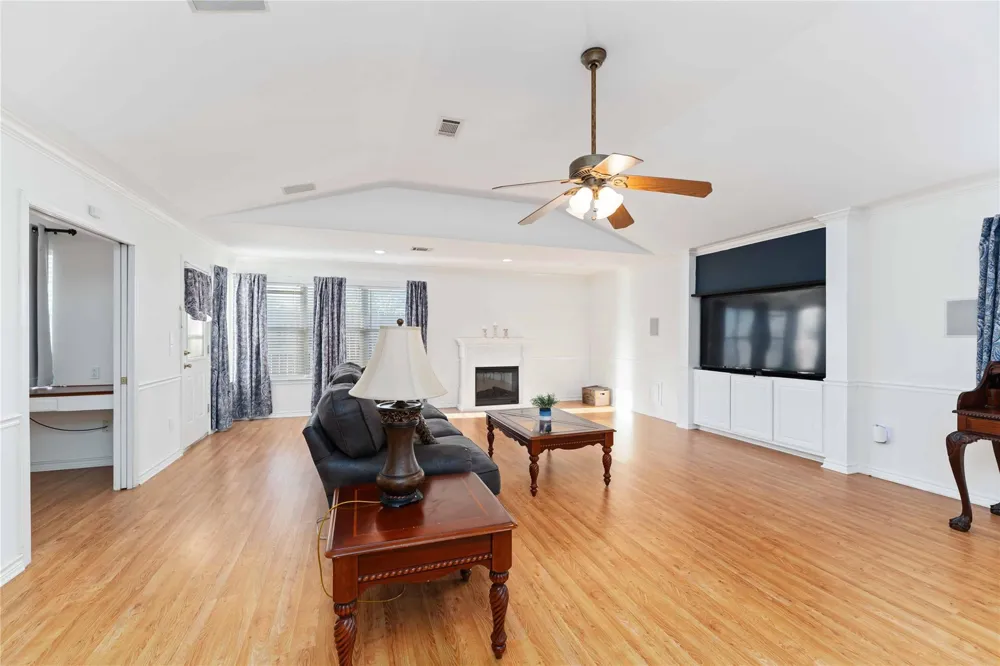 606 Packer Court Webster, TX 77598
