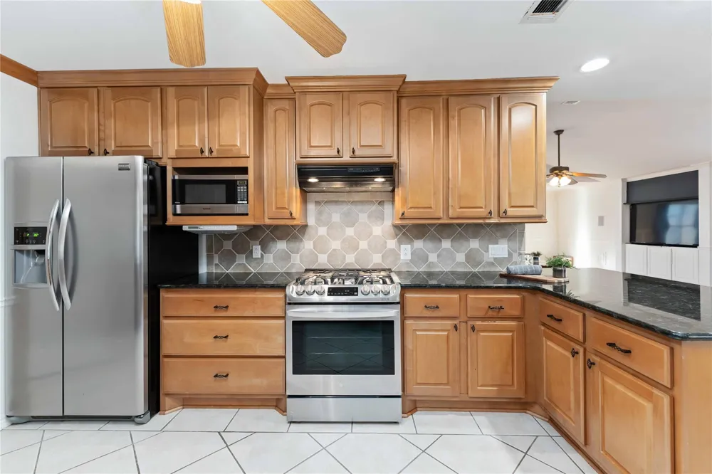 606 Packer Court Webster, TX 77598