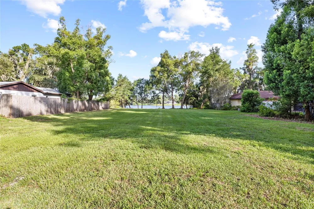 18703.5 LAKESHORE DR Lutz, FL 33549