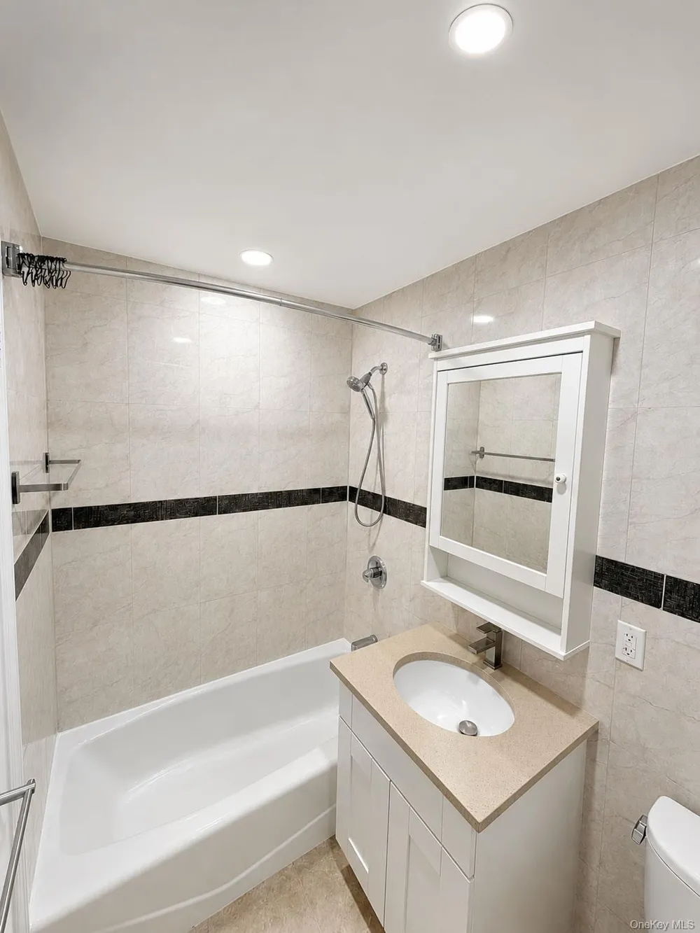 3749 81st Street #7D Jackson Heights, NY 11372