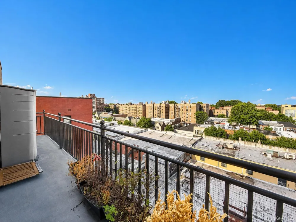 3749 81st Street #7D Jackson Heights, NY 11372