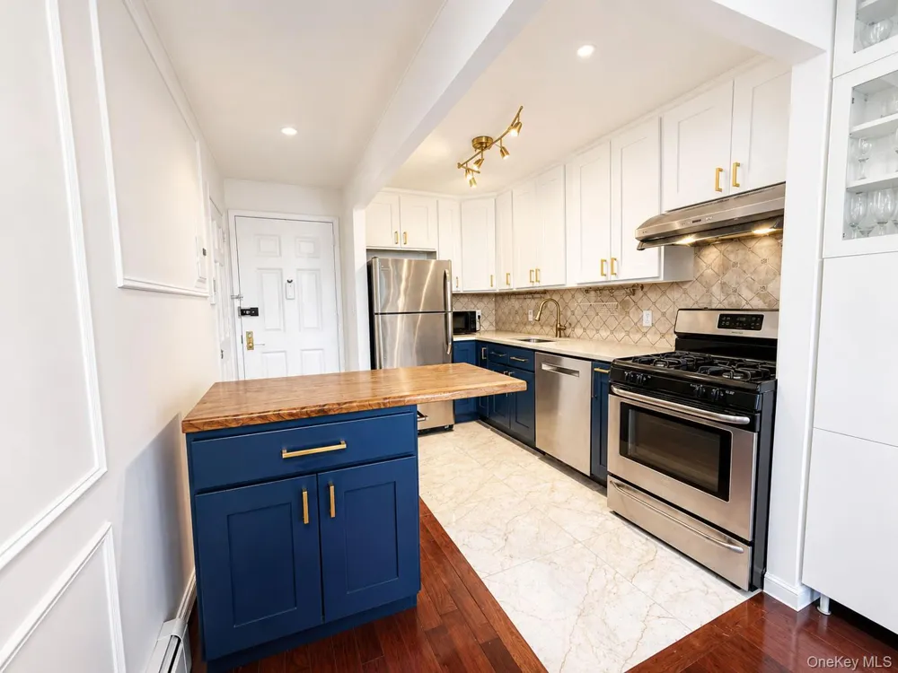 3749 81st Street #7D Jackson Heights, NY 11372