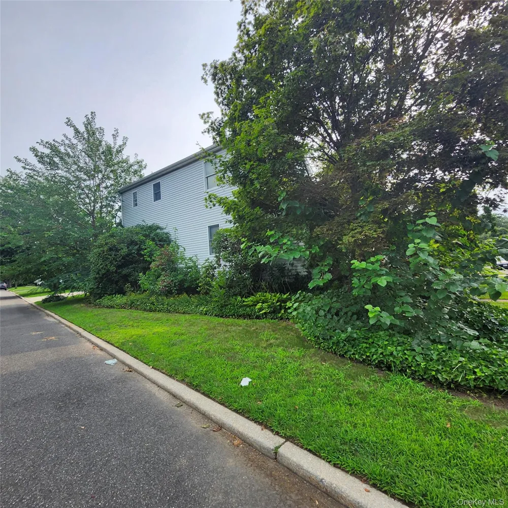 34 Parkside Drive Jericho, NY 11753