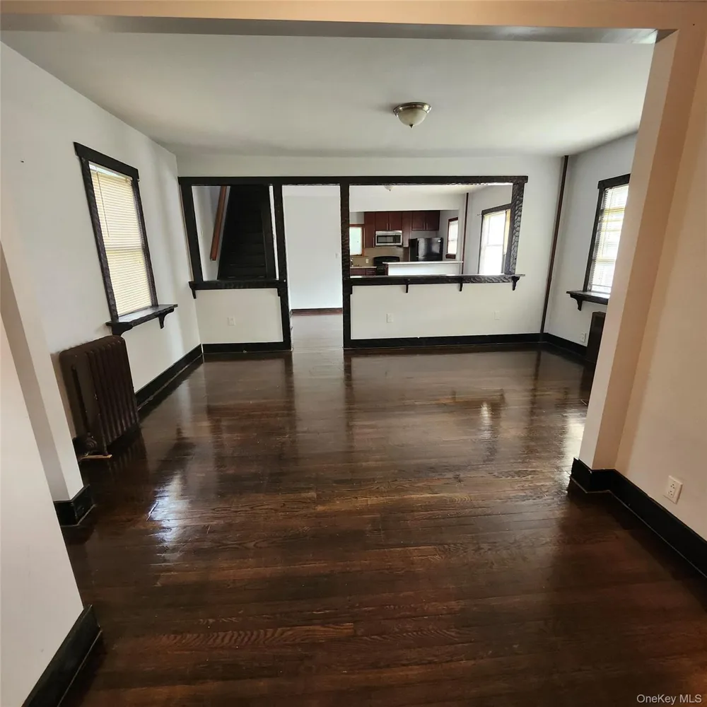 34 Parkside Drive Jericho, NY 11753
