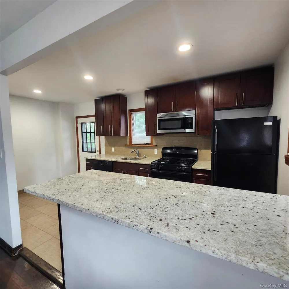 34 Parkside Drive Jericho, NY 11753