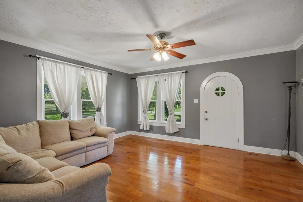 4525 Highway 231 S Castalian Springs, TN 37031