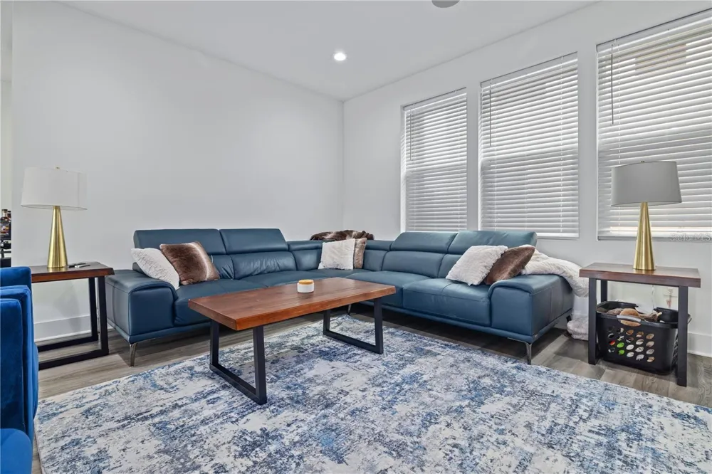 41 29TH STREET St Petersburg, FL 33713