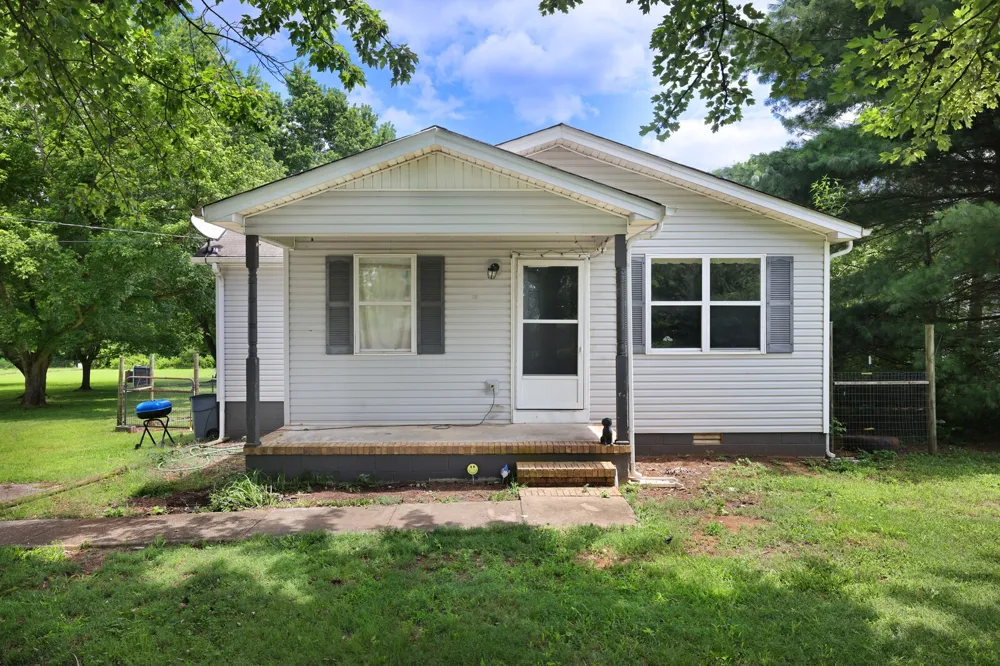 4924 Jacksboro Rd Morrison, TN 37357