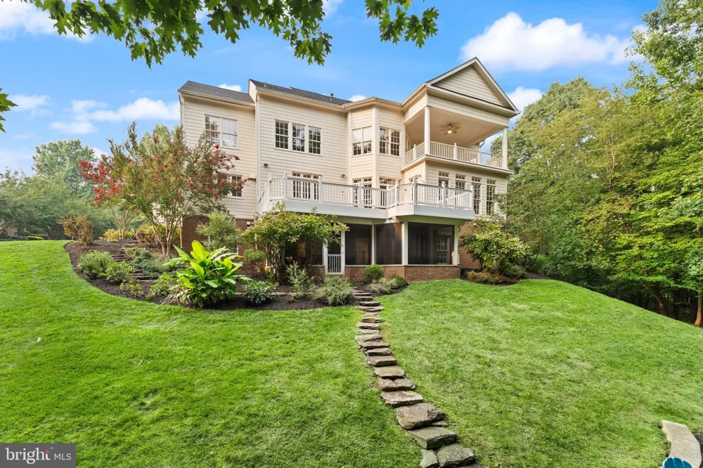 43261 OVERVIEW PLACE Leesburg, VA 20176