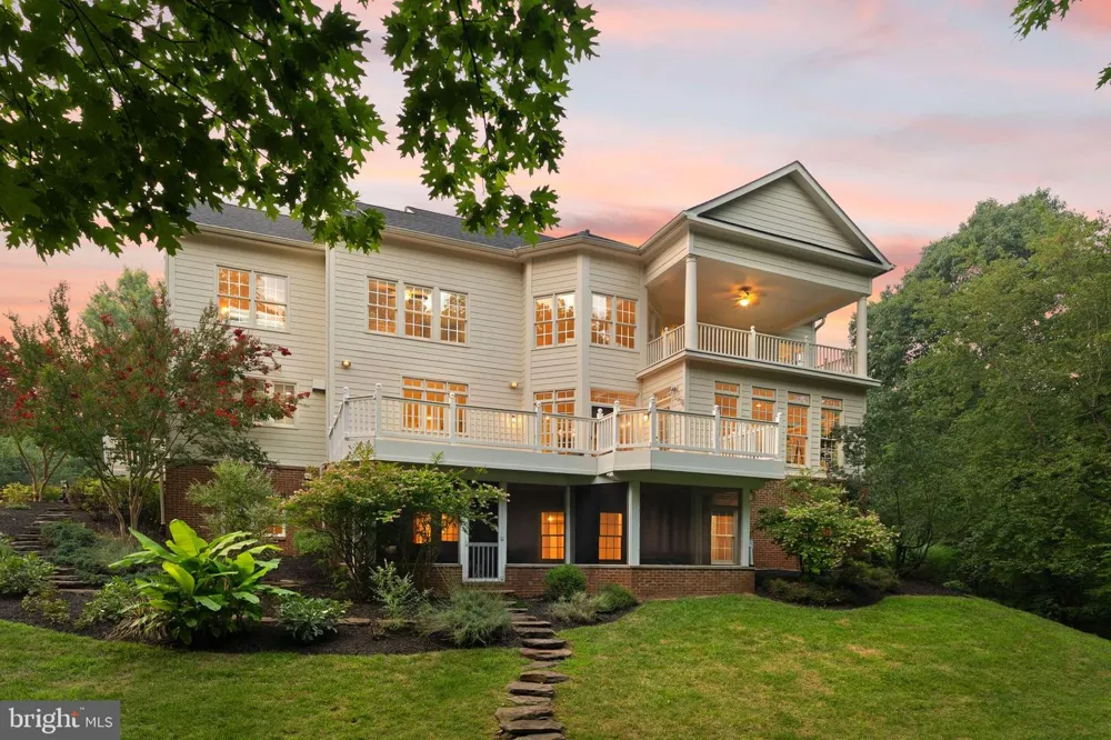 43261 OVERVIEW PLACE Leesburg, VA 20176