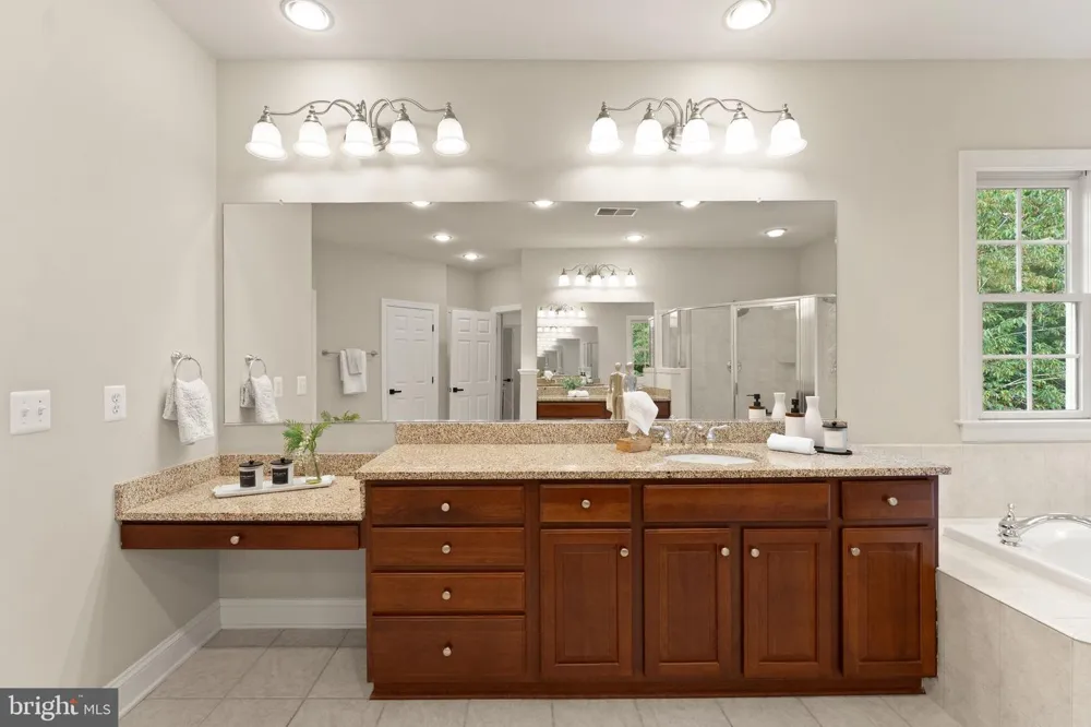 43261 OVERVIEW PLACE Leesburg, VA 20176